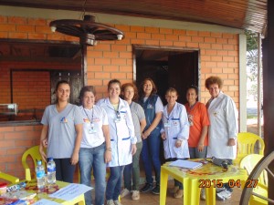 Equipe da Secretaria de Saúde esteve na praça realizando a ação