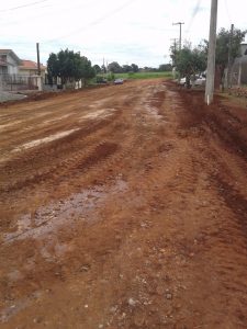 Preparação da Rua Érico Veríssimo para pavimentação via PROPAV