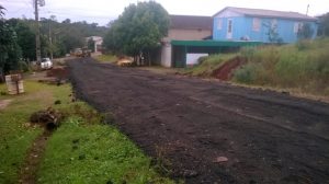 Colocação de resíduo na Rua Tancredo Neves