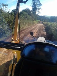 Laminação e compacatação da estrada geral de São José do Centro