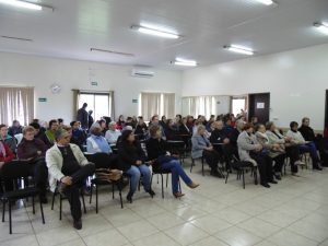 Salão do CRAS esteve lotado para o Fórum