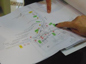 Projeto prevê redutor longitudinal de velocidade e adequação da sinalização vertical e horizontal