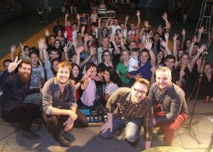 Banda Valente fechou a primeira noite de shows