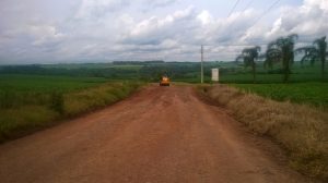 Ensaibramento e compactação na estrada geral de São José do Centro