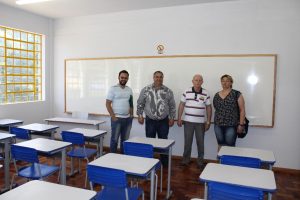 Prefeito Armando Roos, Vice-Prefeito Pedro Paulo, Vereador Charles Morais e Diretora Flávia Missio 